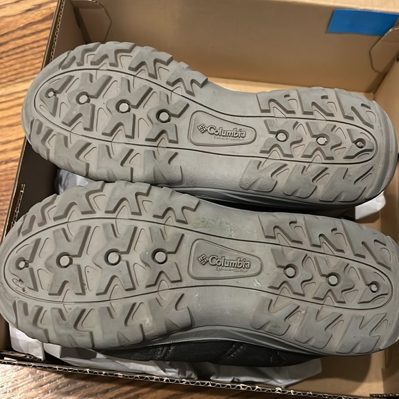 Columbia Unisex-Child Fairbanks Omni-Heat Hiking Boot NWT in box size 4 - Picture 10 of 13